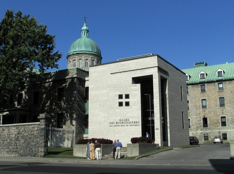 Chapelle Hôtel-Dieu de Montréal Cemetery